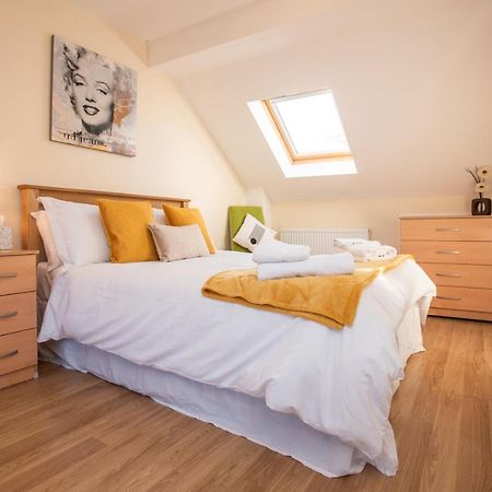Cowley Spacious Flat With Parking, Оксфорд Экстерьер фото