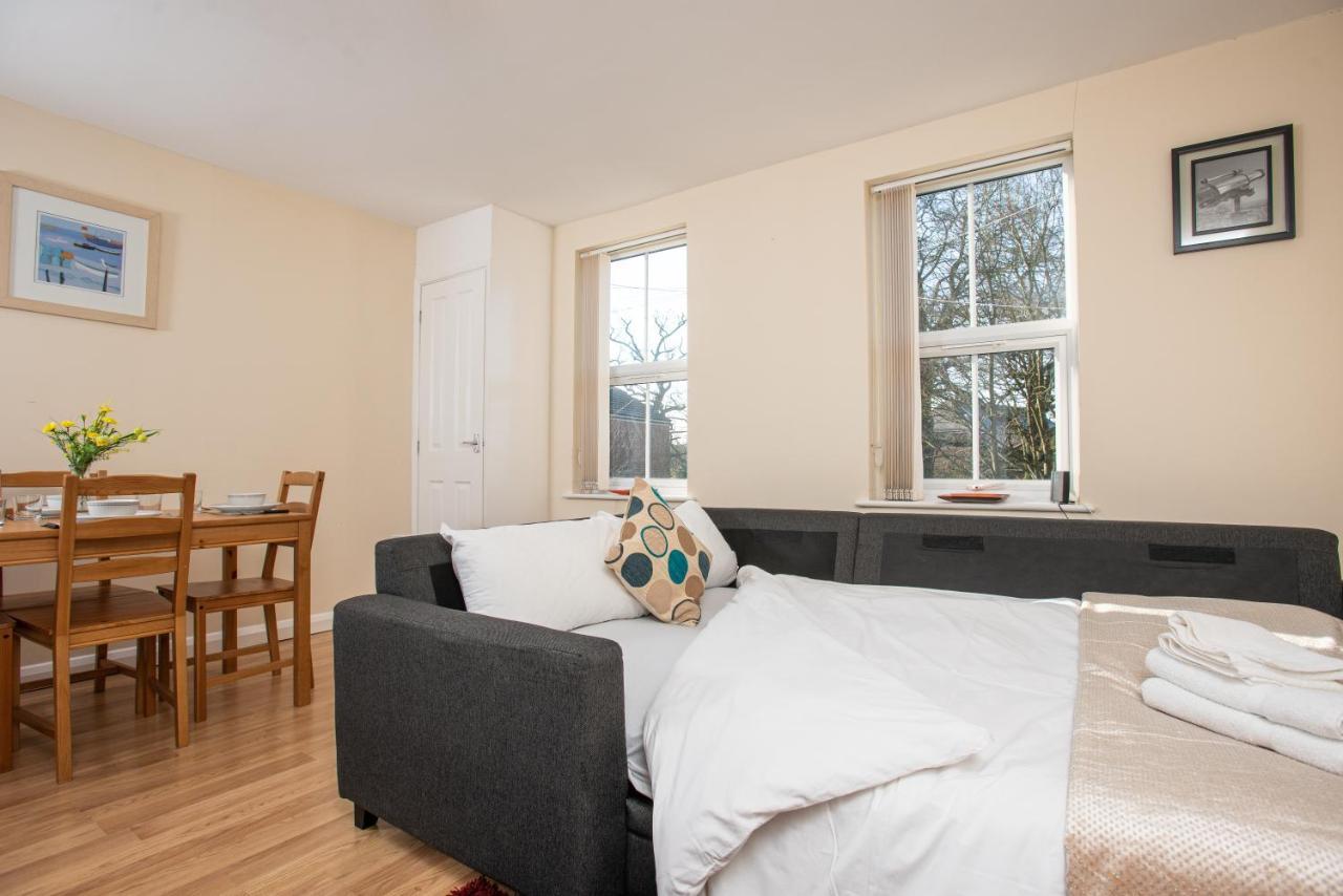 Cowley Spacious Flat With Parking, Оксфорд Экстерьер фото