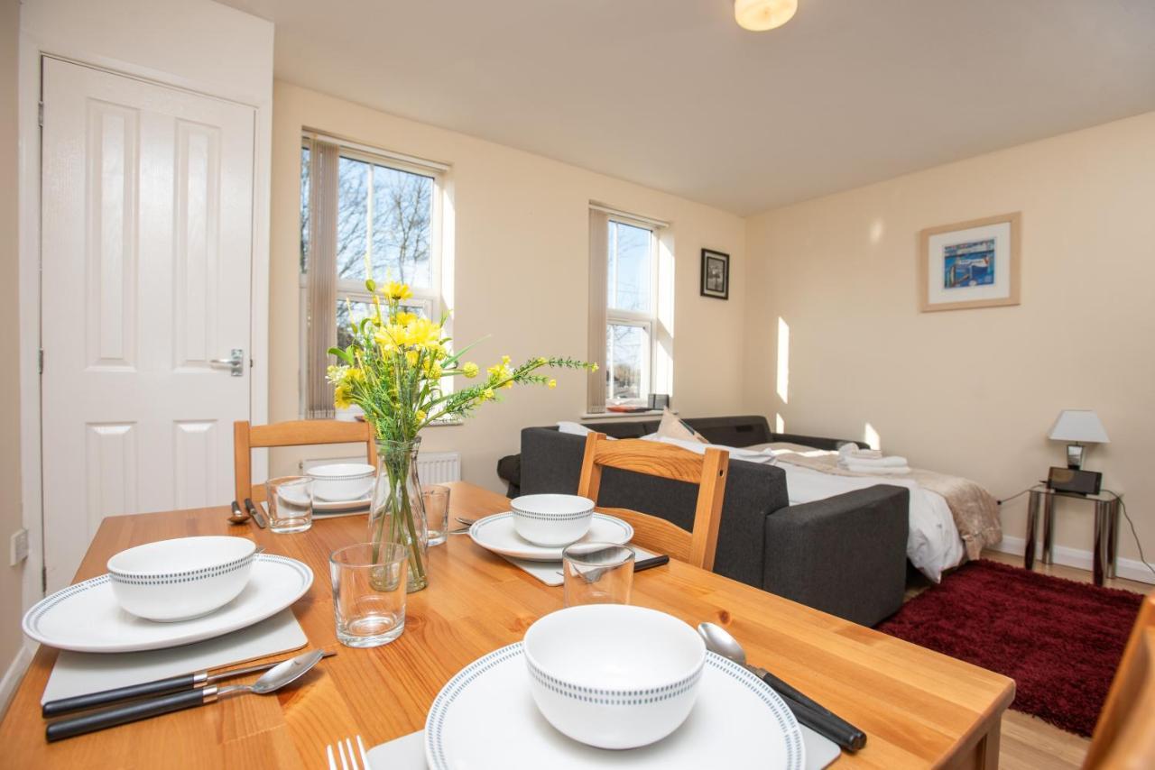 Cowley Spacious Flat With Parking, Оксфорд Экстерьер фото