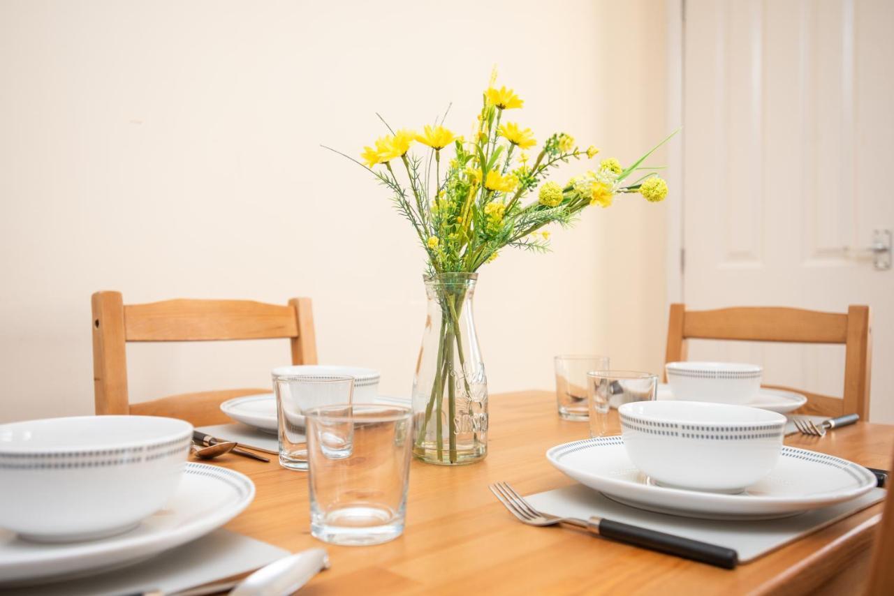 Cowley Spacious Flat With Parking, Оксфорд Экстерьер фото