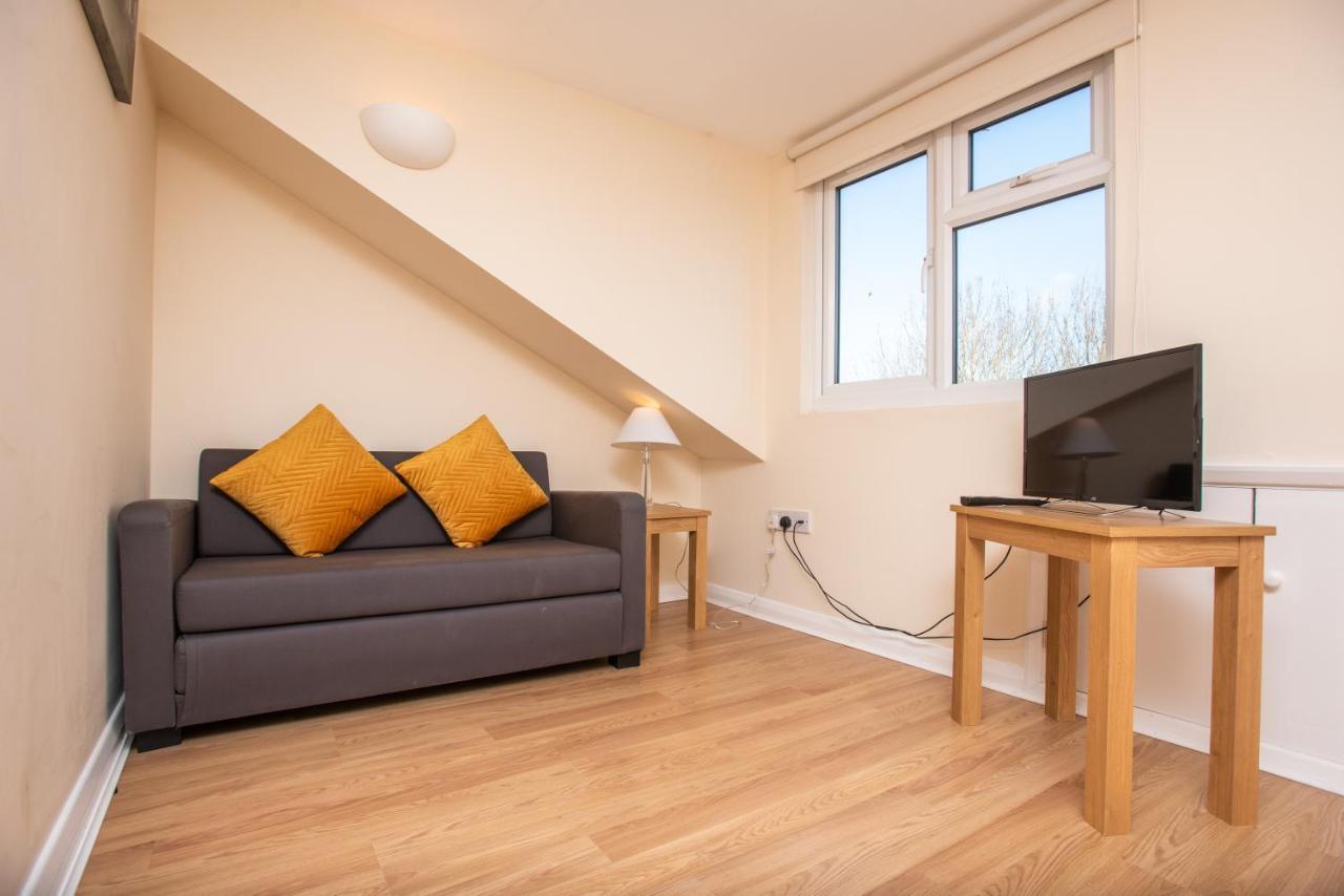 Cowley Spacious Flat With Parking, Оксфорд Экстерьер фото