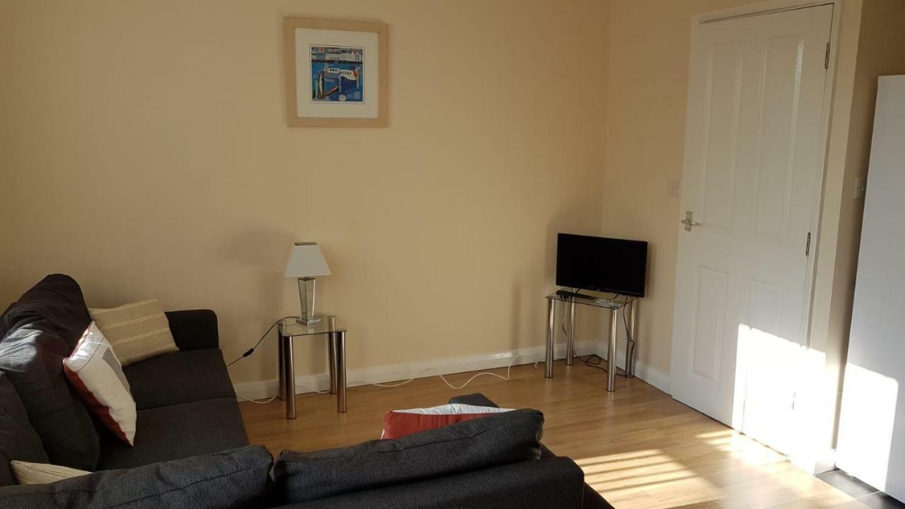 Cowley Spacious Flat With Parking, Оксфорд Экстерьер фото